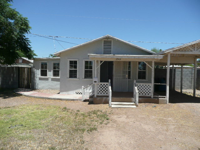 2944 East Granada Road Phoenix, AZ 85008 - Photo 1 of 2 FRONT