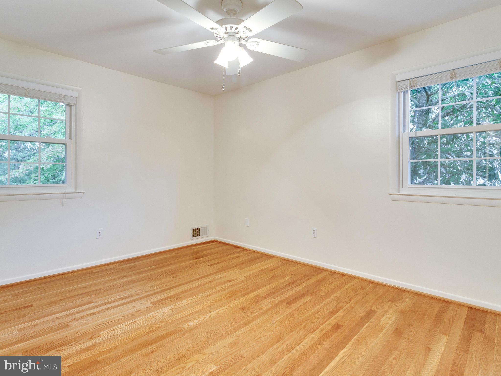 6018 Meriwether Lane Springfield, VA 22150 - Photo 22 of 30 5 Well sized bedroom