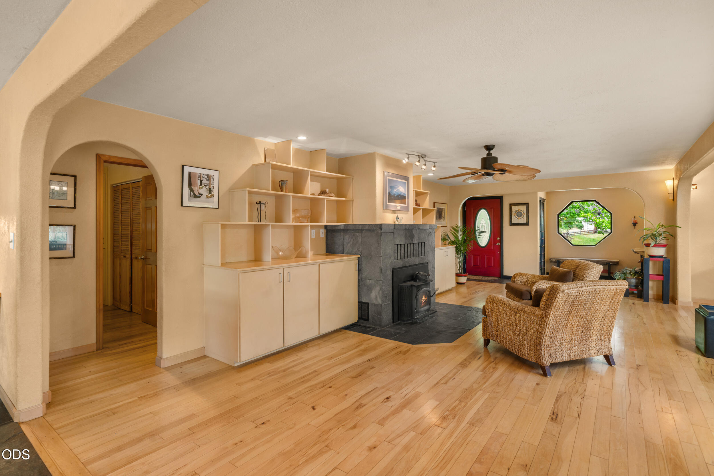 255 Carmen Road Talent, OR 97540 - Photo 9 of 56