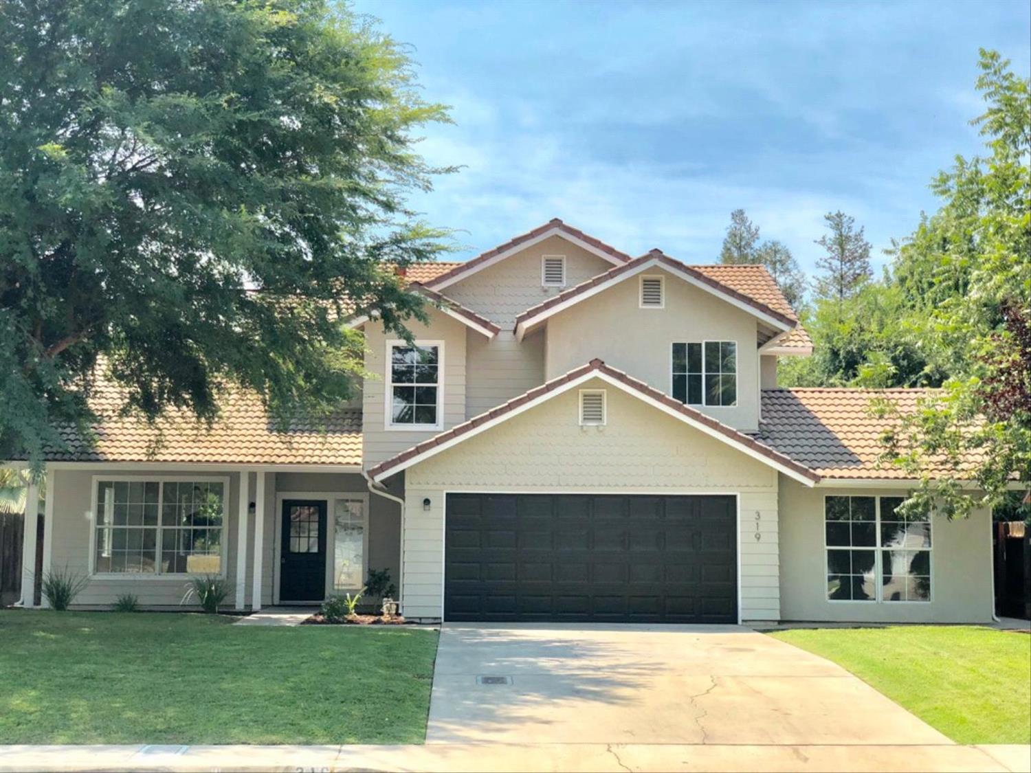 319 West Huntsman Avenue Reedley, CA 93654 - Photo 1 of 38 Gallery Image 1
