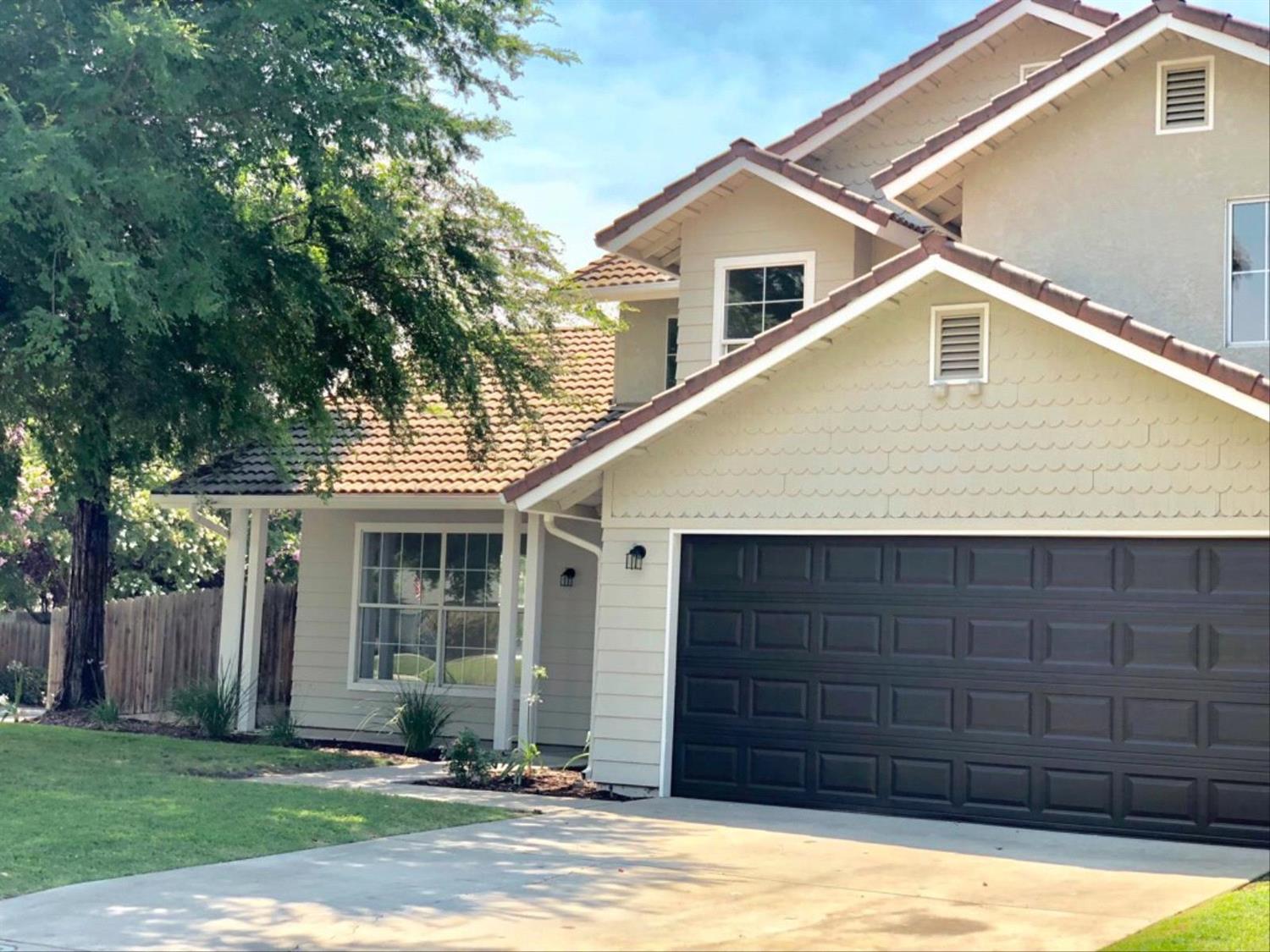 319 West Huntsman Avenue Reedley, CA 93654 - Photo 2 of 38 Gallery Image 2