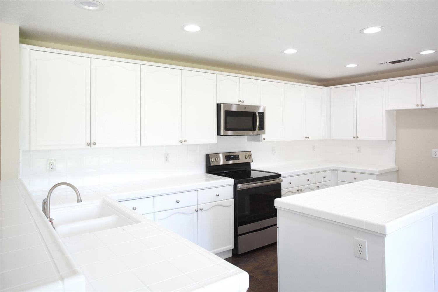 319 West Huntsman Avenue Reedley, CA 93654 - Photo 14 of 38 Gallery Image 14
