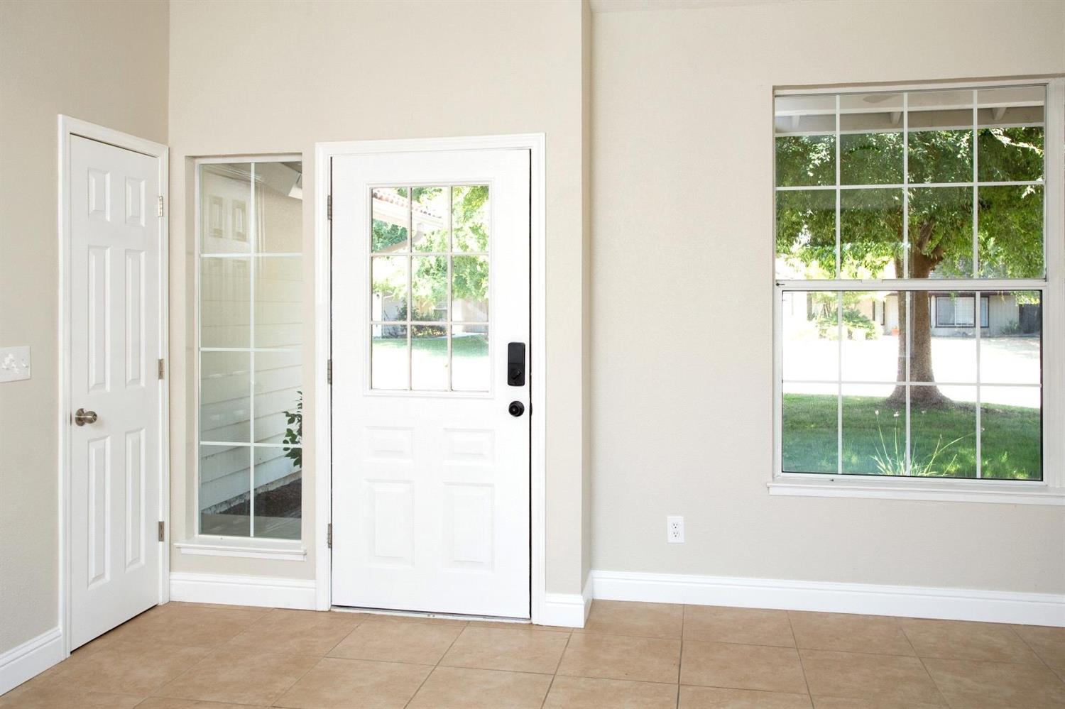 319 West Huntsman Avenue Reedley, CA 93654 - Photo 5 of 38 Gallery Image 5