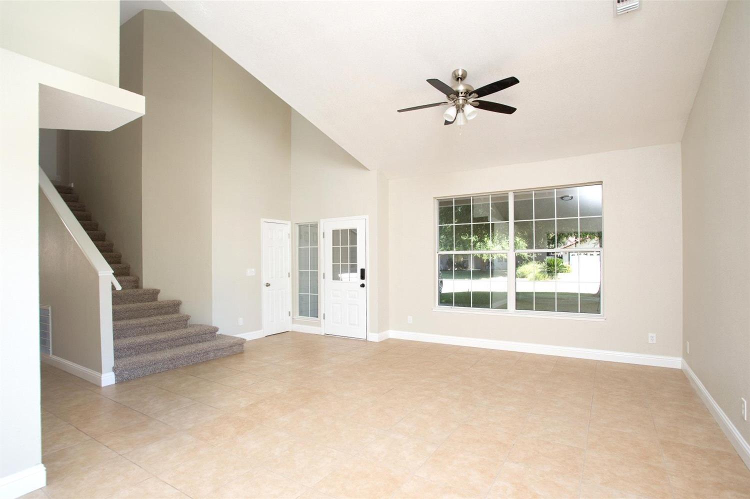 319 West Huntsman Avenue Reedley, CA 93654 - Photo 9 of 38 Gallery Image 9