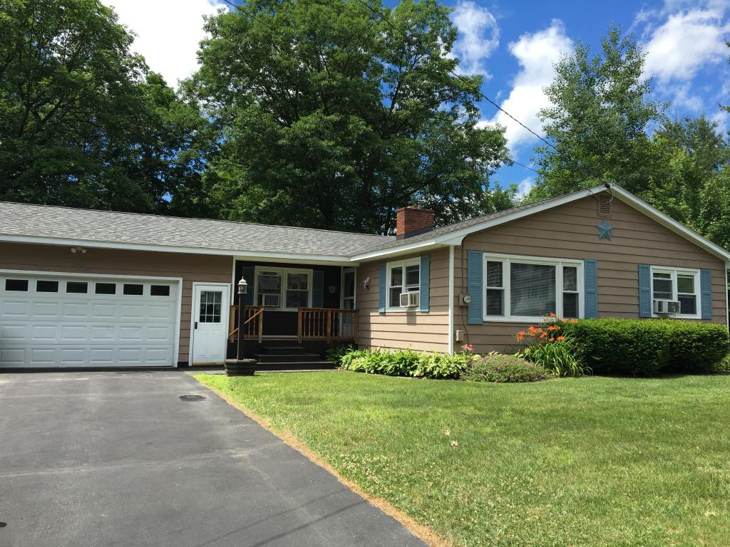 27 Harbour Road Bennington, VT 05201 - Photo 1 of 25