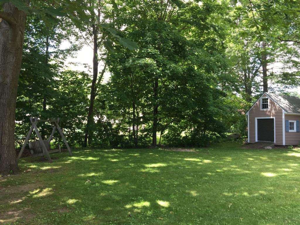 27 Harbour Road Bennington, VT 05201 - Photo 3 of 25