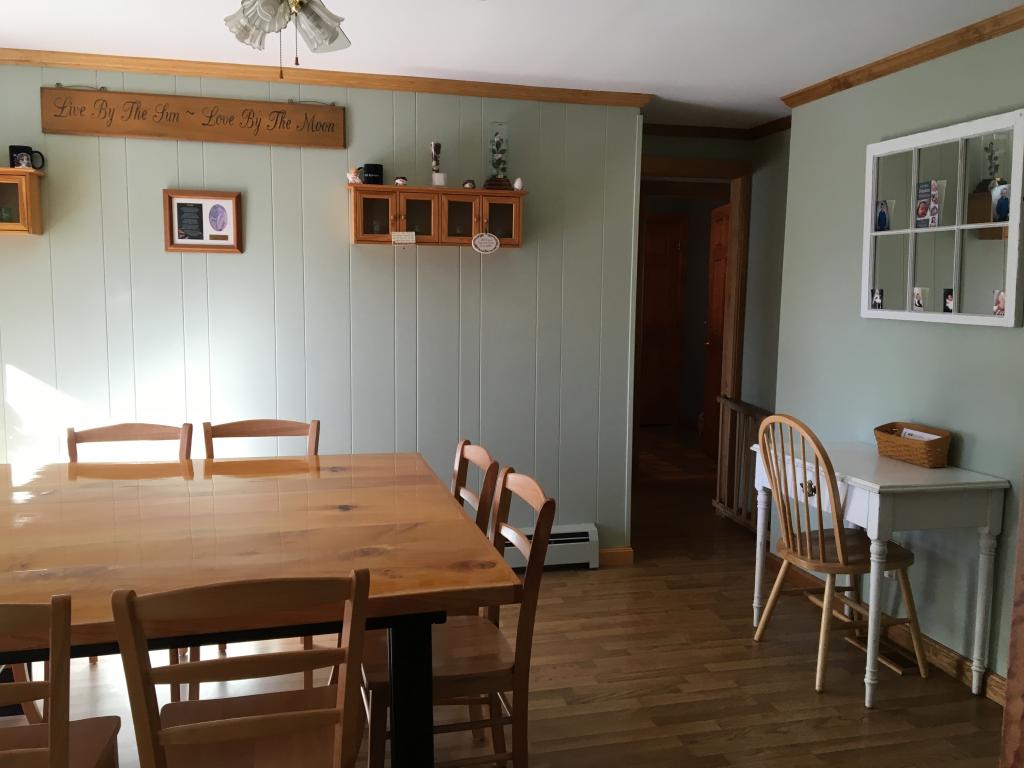 27 Harbour Road Bennington, VT 05201 - Photo 8 of 25