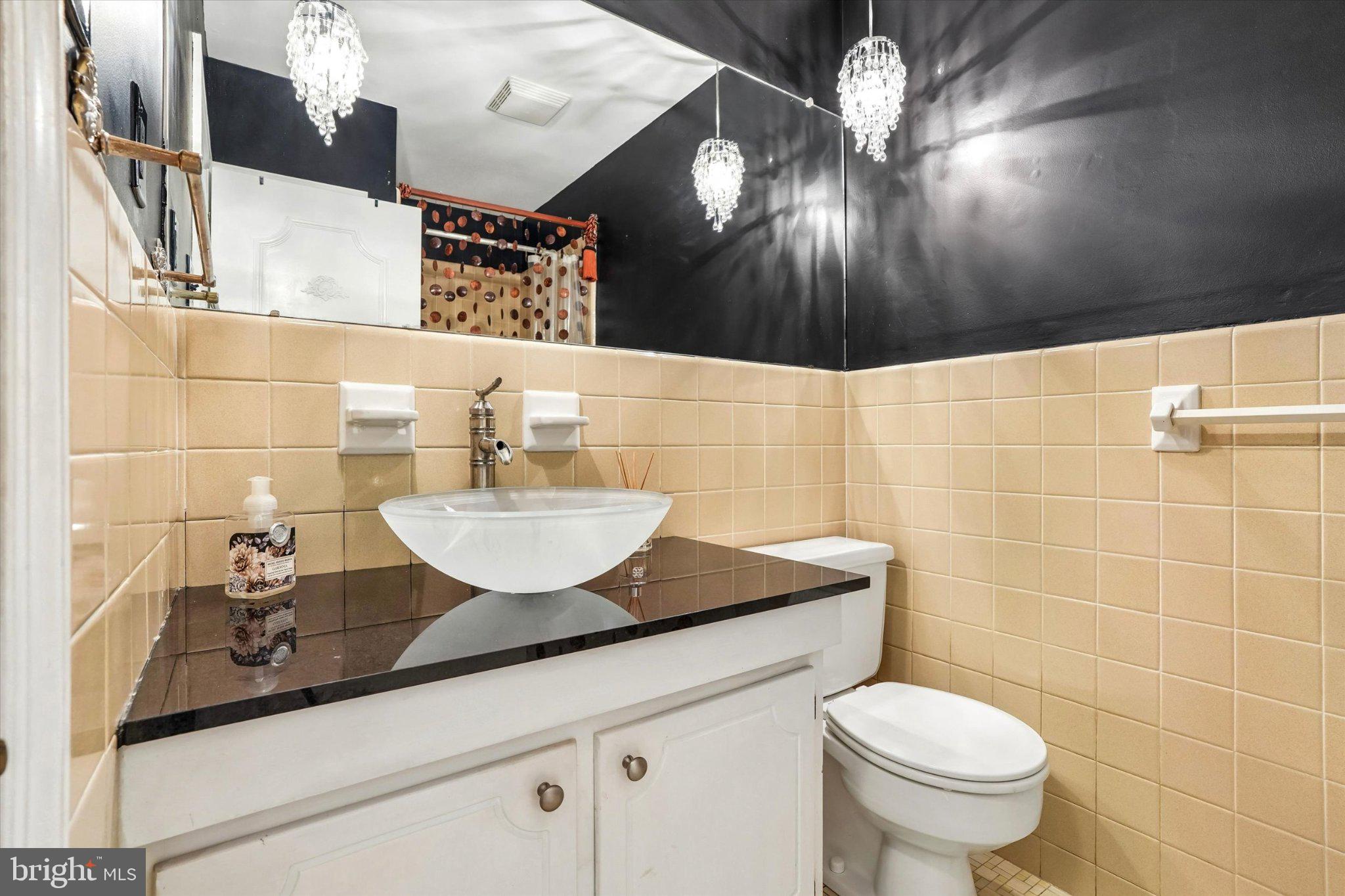 171 Gulph Road Radnor, PA 19087 - Photo 17 of 30 Hall Full Bath