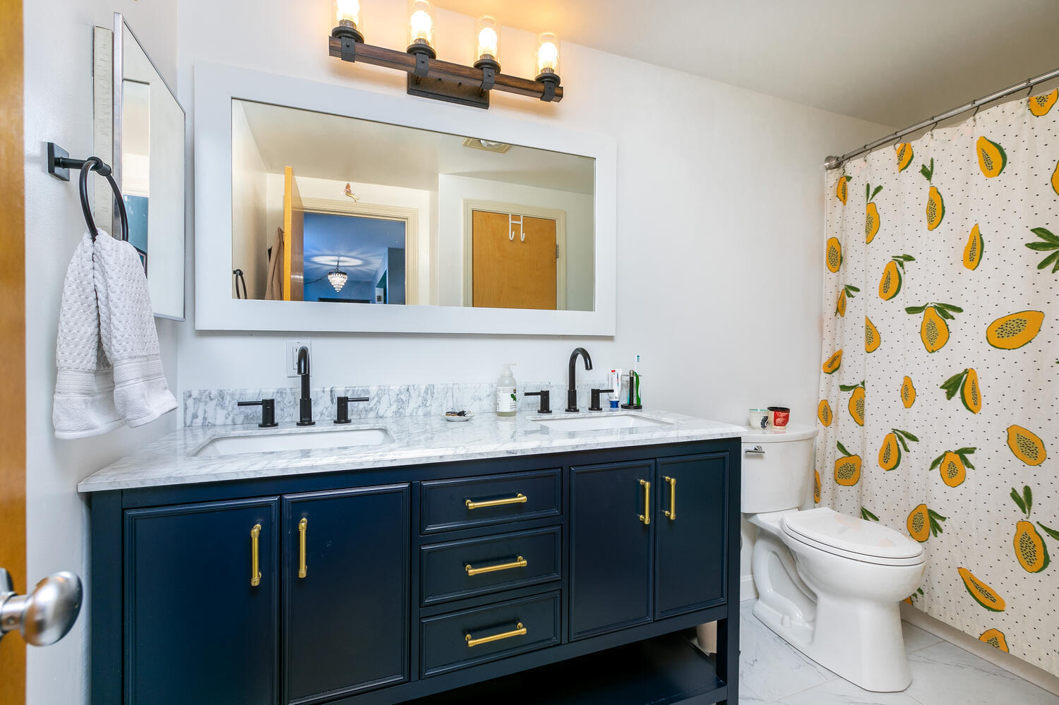 72 Pine Street, Unit 2 Portland, ME 04102 - Photo 15 of 26 72 Pine St 2 Portland ME 04102-large-017