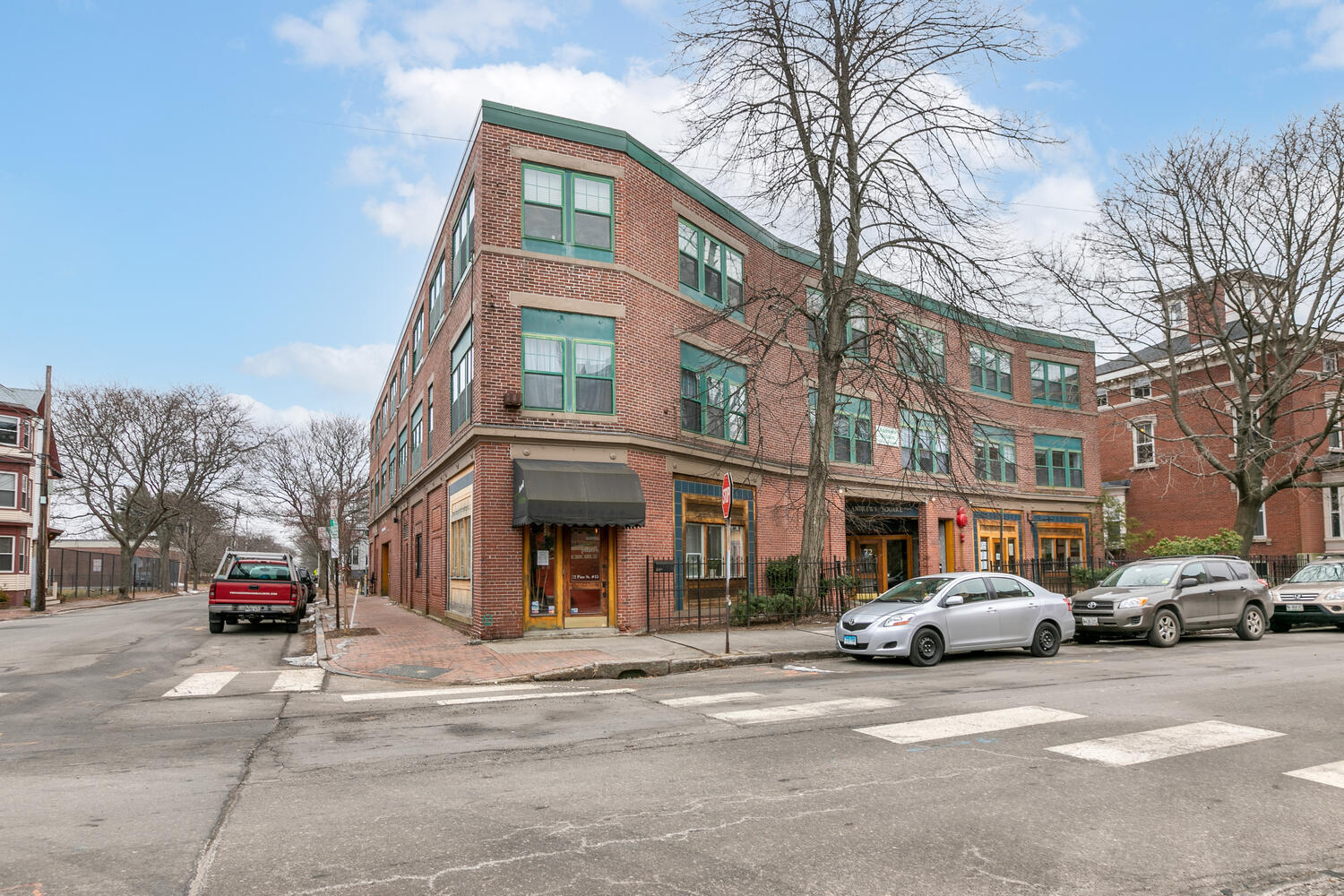 72 Pine Street, Unit 2 Portland, ME 04102 - Photo 23 of 26 72 Pine St 2 Portland ME 04102-large-023