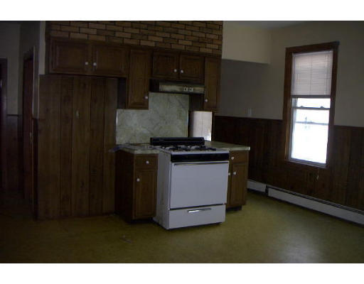 597 Millbury Street Worcester, MA 01607 - Photo 3 of 7 Gallery Image 3