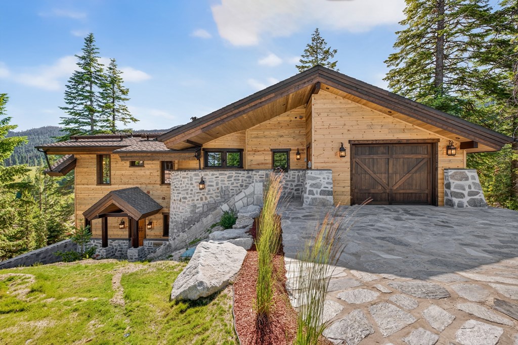 25 Haystack Court Donnelly, ID 83615 - Photo 3 of 77