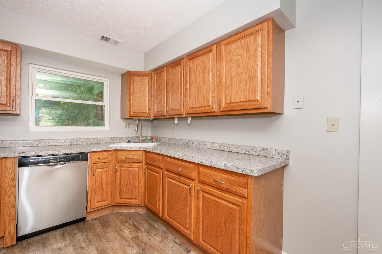 2313 Rose Road Loveland, OH 45140 - Photo 7 of 38