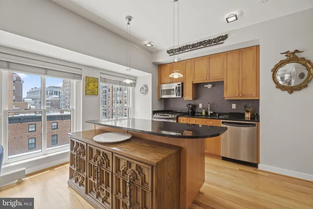 $549,000 | 675 E Street Northwest, Unit 500, Washington, DC 20004