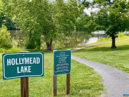 a view of a tennis court