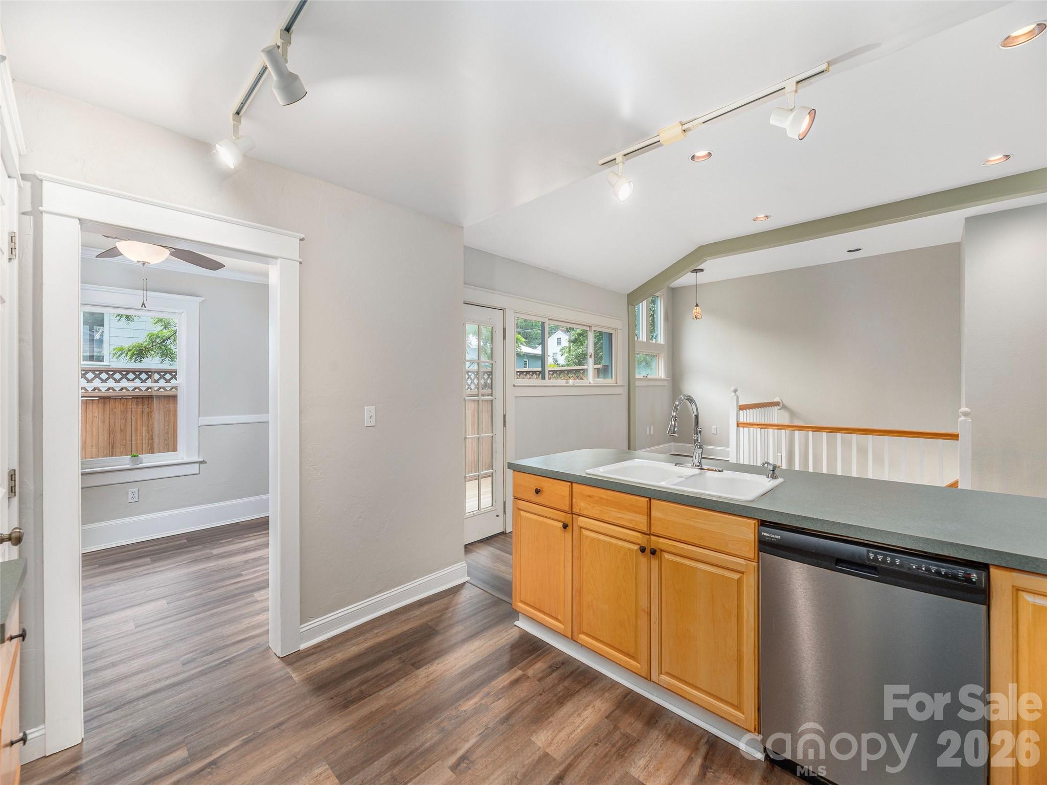 136 Assembly Street Waynesville, NC 28786 - Photo 7 of 36