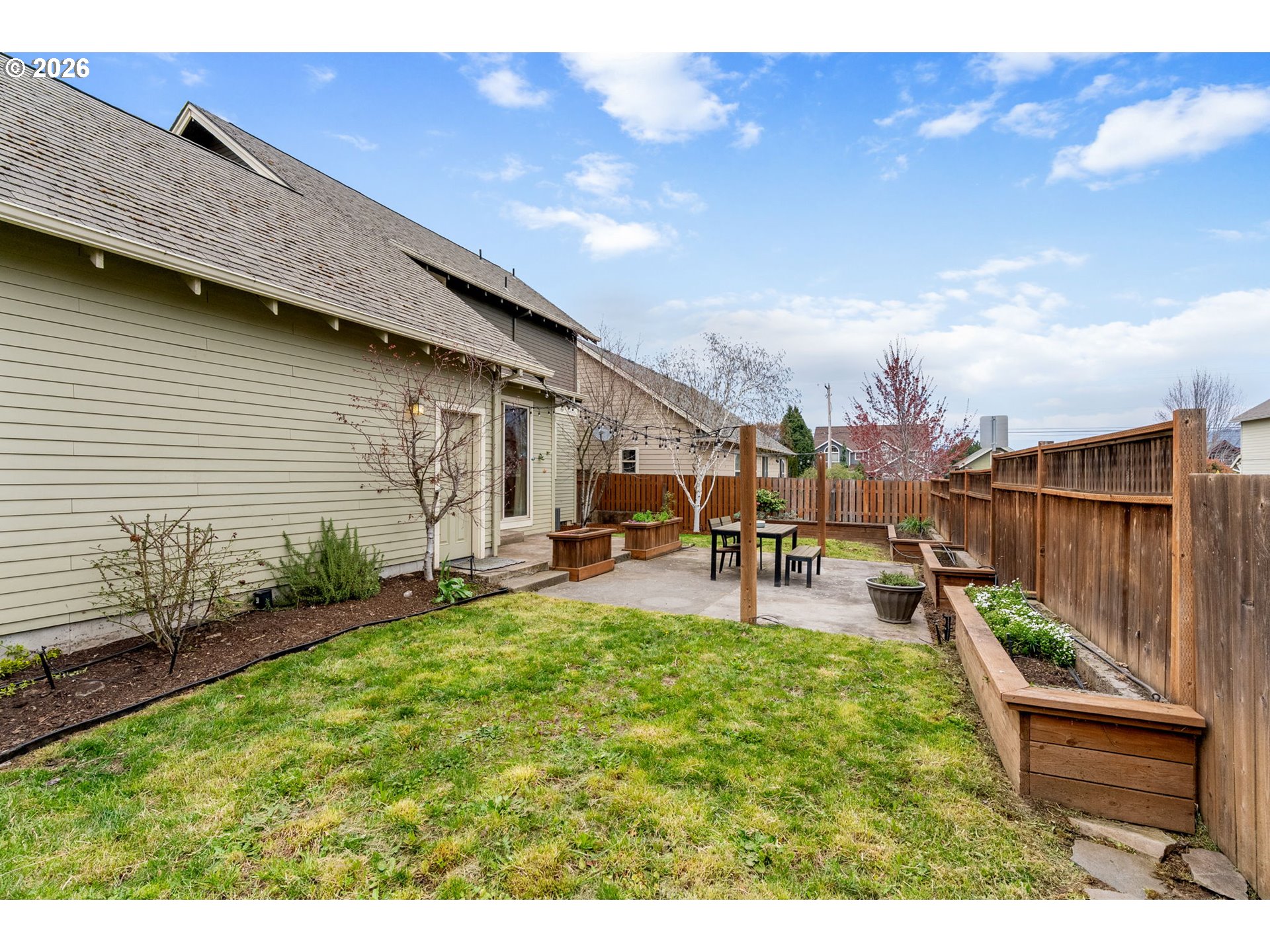 913 Falcon Court Hood River, OR 97031 - Photo 39 of 46 Garden