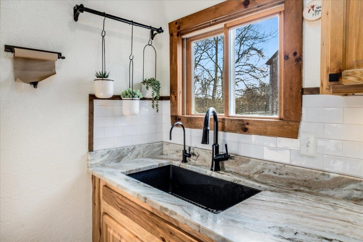 8 Range Road Windham, NH 03087 - Photo 12 of 35