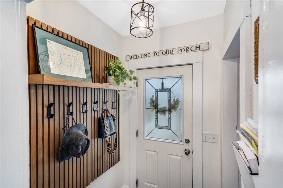 8 Range Road Windham, NH 03087 - Photo 3 of 35