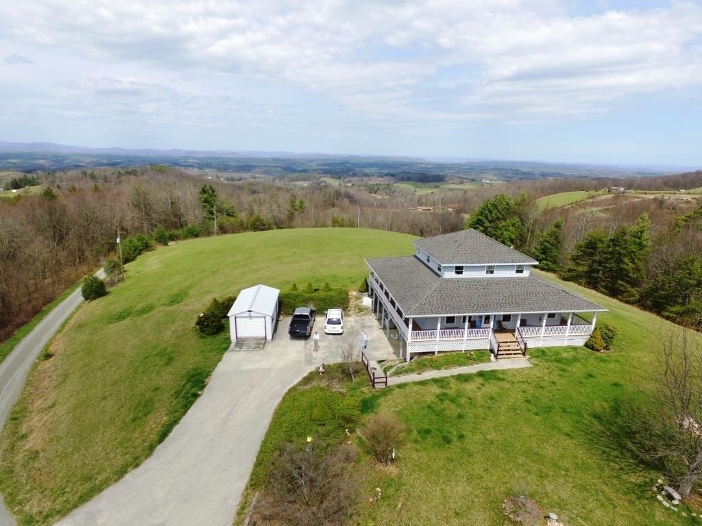 2309 Birchtree Road Hillsville, VA 24343 - Photo 3 of 33 Gallery Image 3