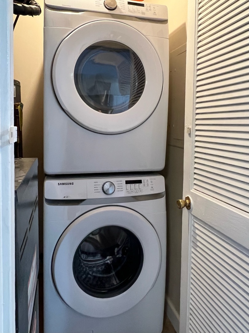 2131 South Archer Avenue, Unit 306 Chicago, IL 60616 - Photo 12 of 15 a utility room with dryer and washer