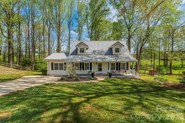 $320,000 | 1548 Castell Lane, Hickory, NC 28601