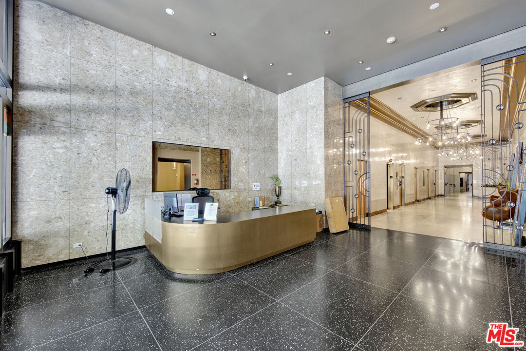 460 South Spring Street, Unit 1110 Los Angeles, CA 90013 - Photo 2 of 25