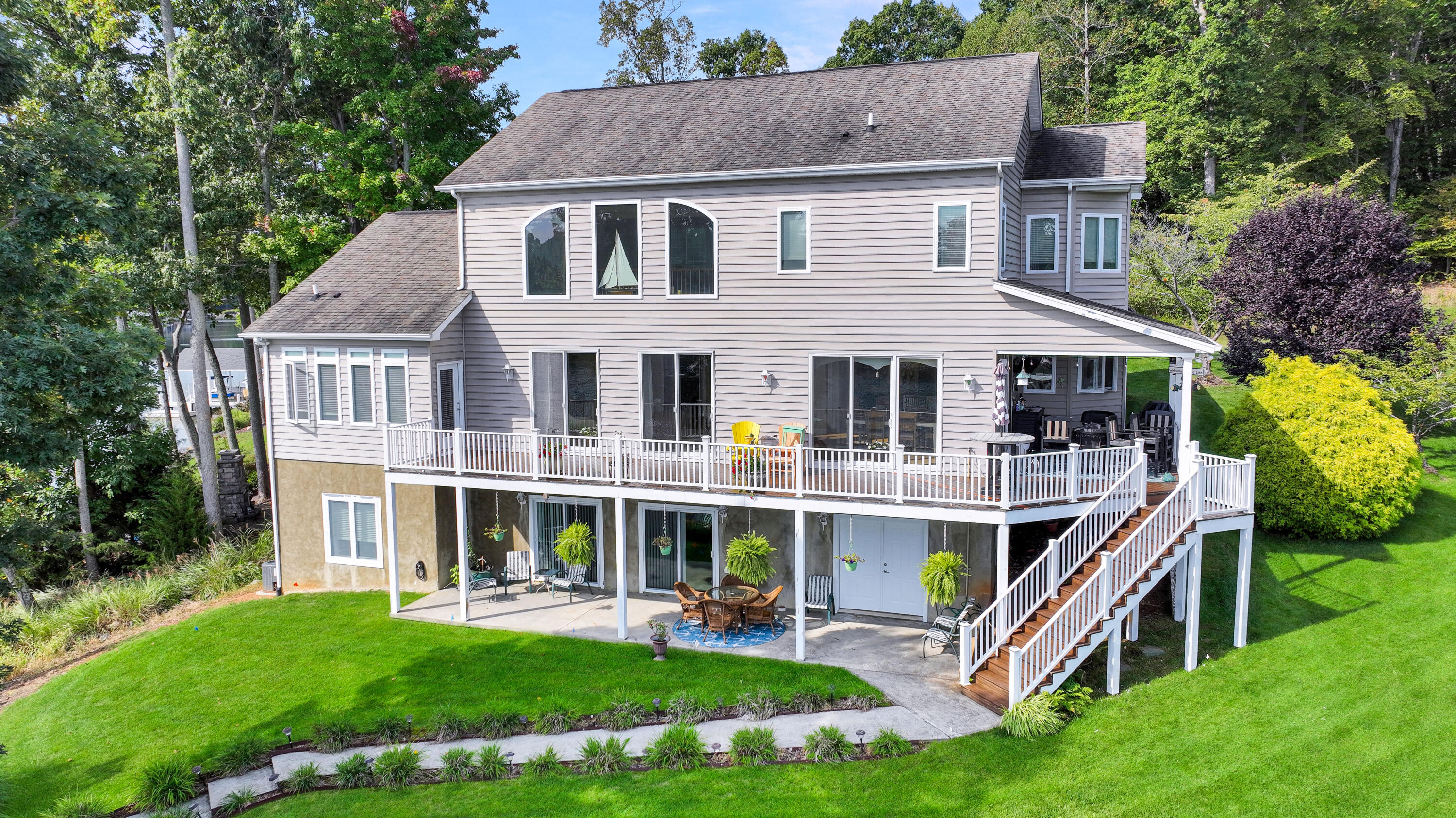 544 Wood Brook Road Moneta, VA 24121 - Photo 3 of 66 Rear View