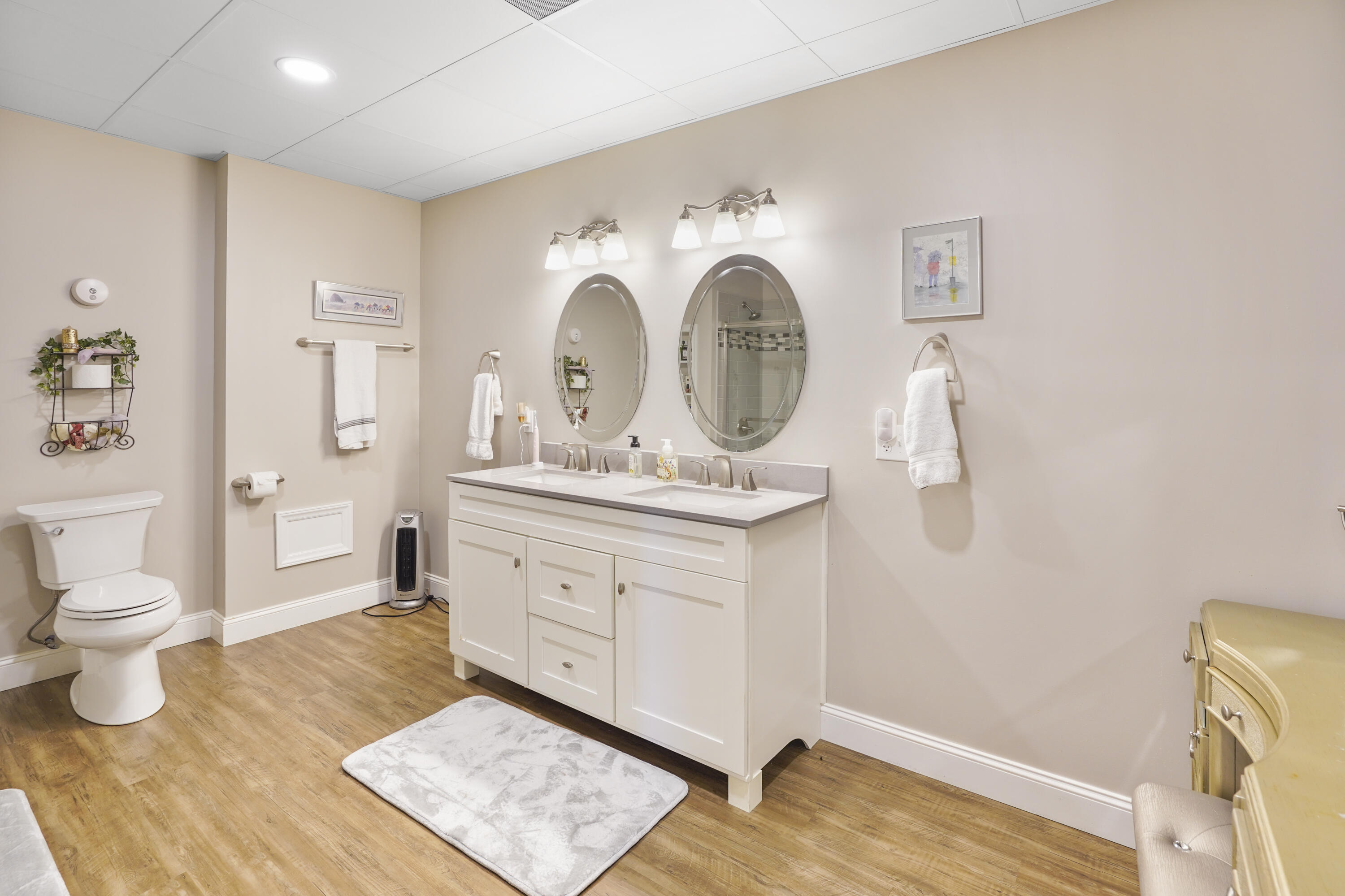 544 Wood Brook Road Moneta, VA 24121 - Photo 52 of 66 Full Bathroom #3