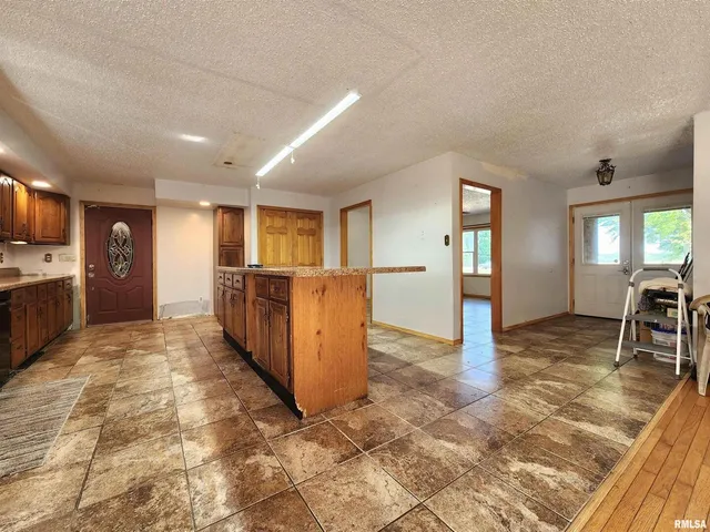 $229,900 | 10107 Sugar Creek Road, Benton, IL 62812