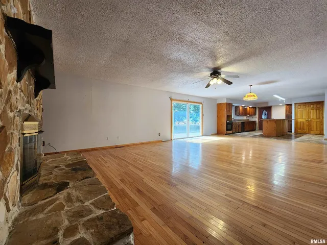 $229,900 | 10107 Sugar Creek Road, Benton, IL 62812