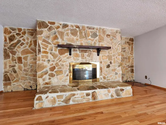 $229,900 | 10107 Sugar Creek Road, Benton, IL 62812