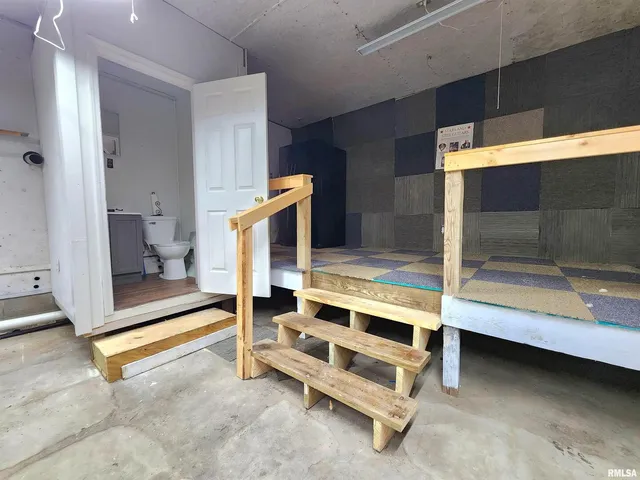 $229,900 | 10107 Sugar Creek Road, Benton, IL 62812