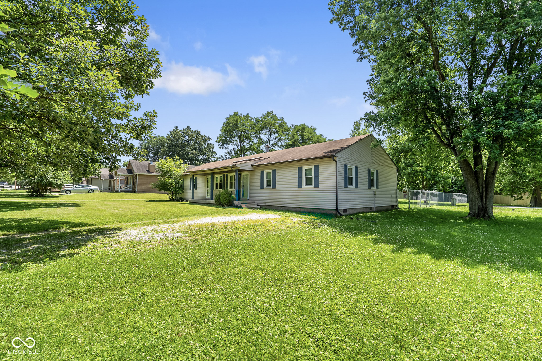 2751 East Midland Road Indianapolis, IN 46227 - Photo 2 of 33