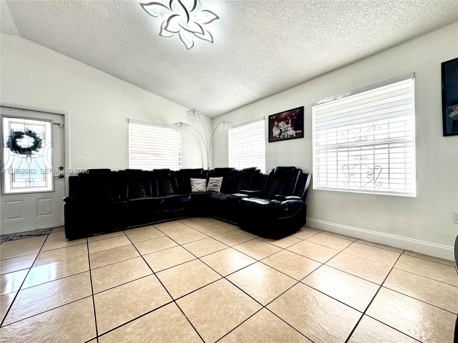 22736 Southwest 114th Place Miami, FL 33170 - Photo 11 of 25