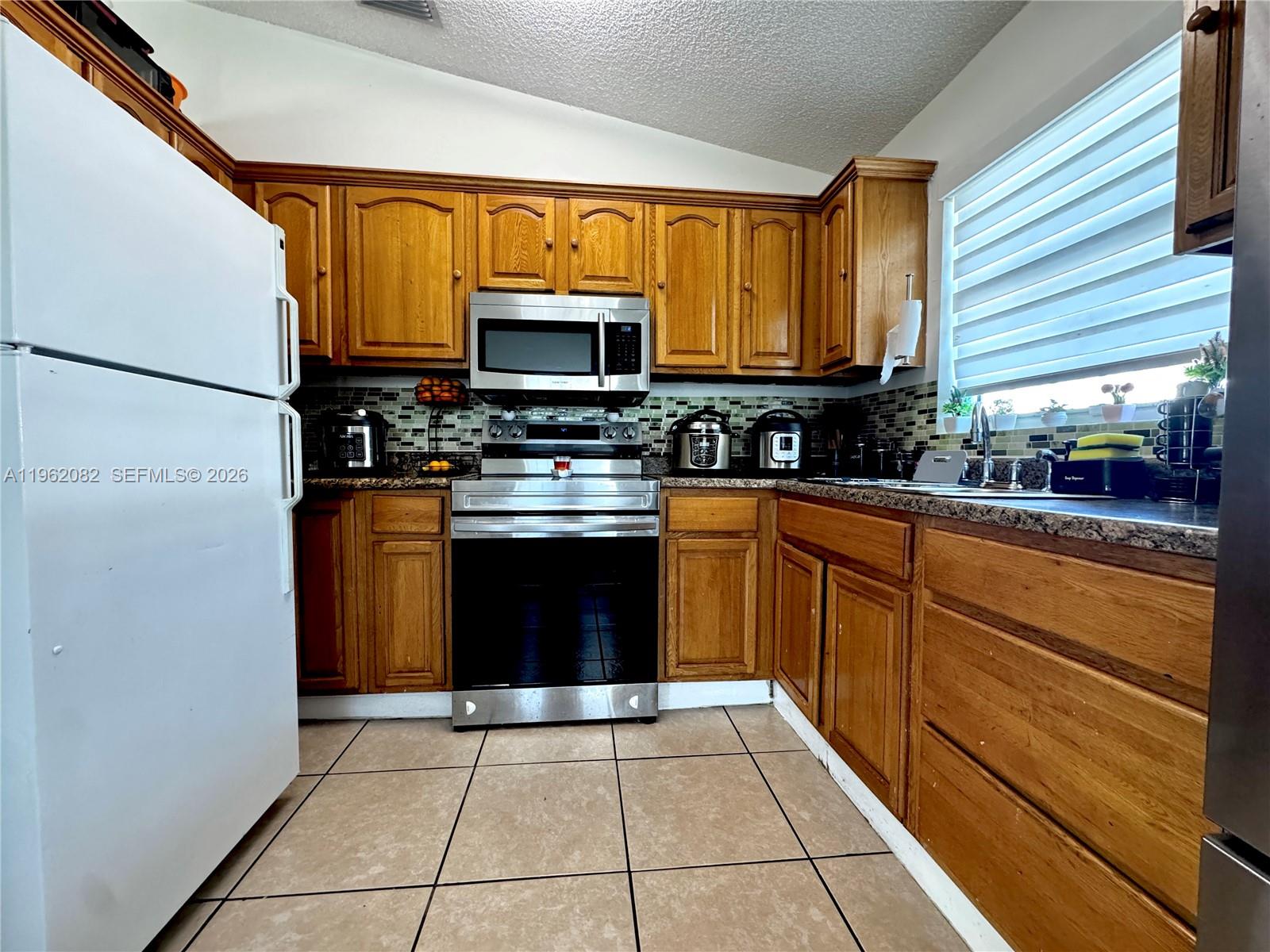 22736 Southwest 114th Place Miami, FL 33170 - Photo 7 of 25