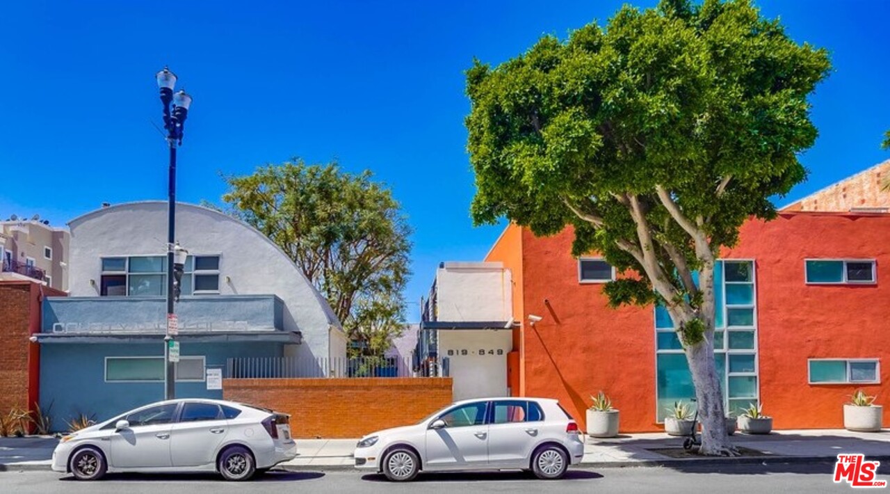 849 Pine Avenue Long Beach, CA 90813 - Photo 35 of 39 a view of cars parked in front of a building
