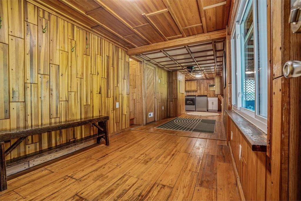 Long entry room