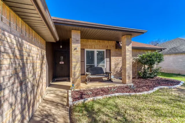 $380,500 | 608 Battlecreek Lane, Leander, TX 78641
