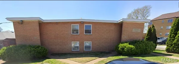 $875 | 4774 Kings Drive, Unit D, St. Louis, MO 63116