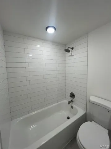 $875 | 4774 Kings Drive, Unit D, St. Louis, MO 63116