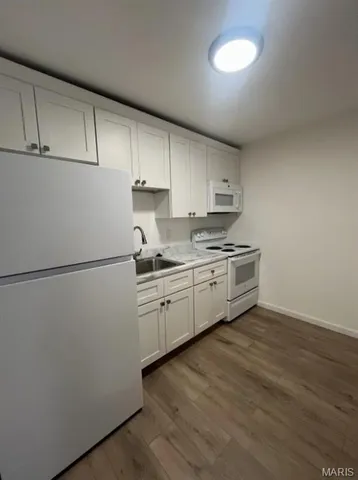 $875 | 4774 Kings Drive, Unit D, St. Louis, MO 63116