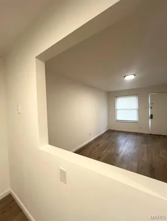 $875 | 4774 Kings Drive, Unit D, St. Louis, MO 63116