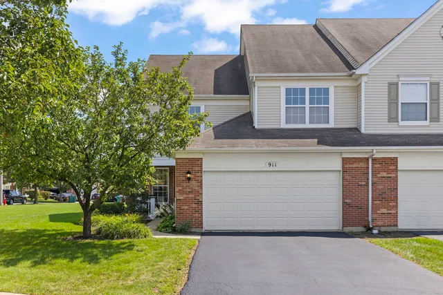 $337,900 | 911 Bluebell Circle, Joliet, IL 60431
