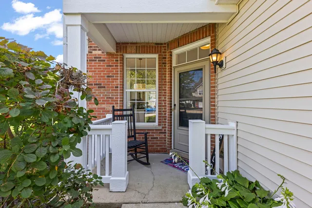 $337,900 | 911 Bluebell Circle, Joliet, IL 60431