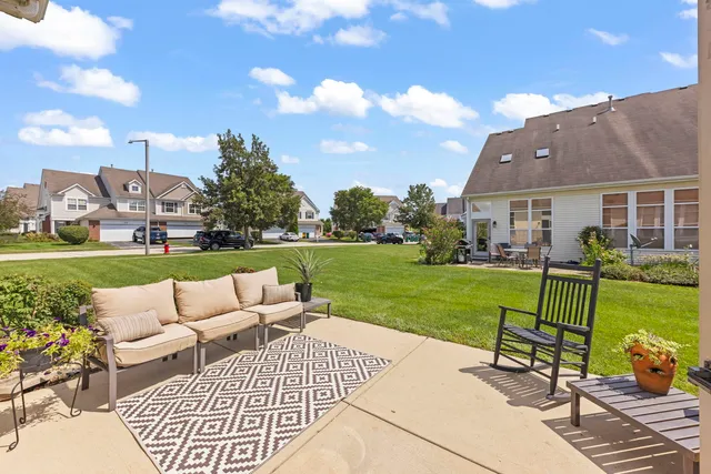 $337,900 | 911 Bluebell Circle, Joliet, IL 60431