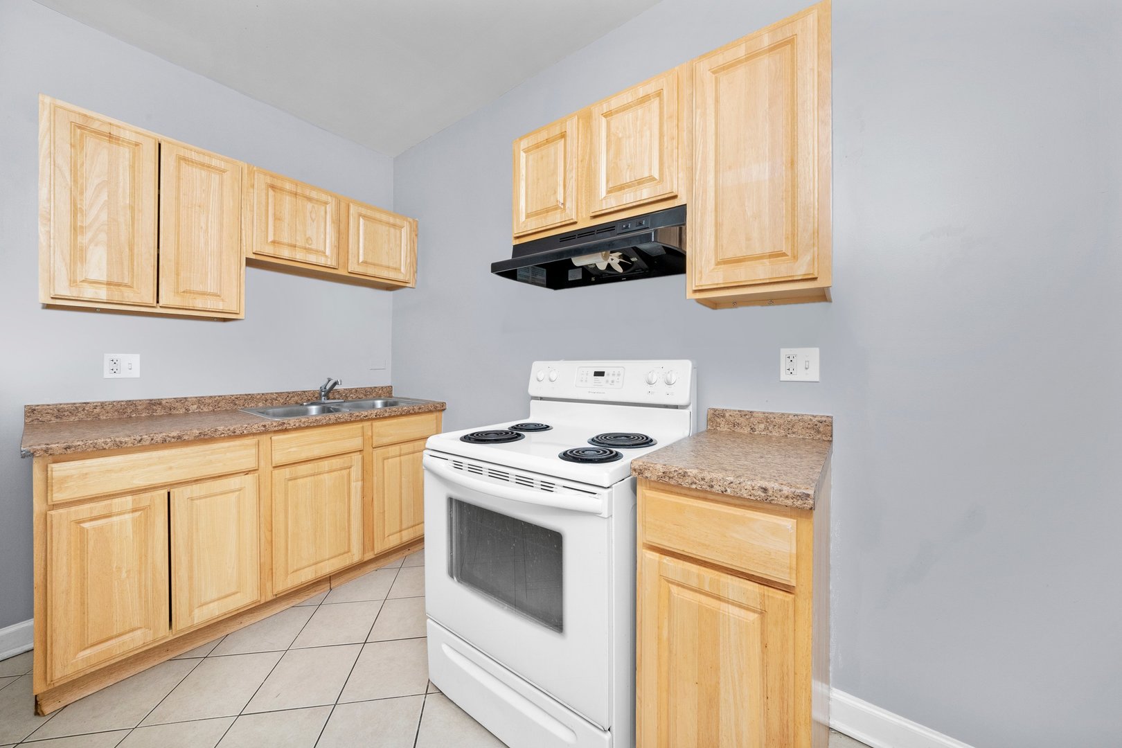 7701 South Rhodes Avenue, Unit 2E Chicago, IL 60619 - Photo 8 of 10