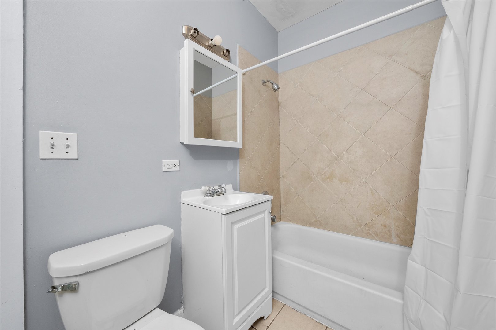 7701 South Rhodes Avenue, Unit 2E Chicago, IL 60619 - Photo 9 of 10