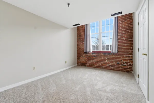 $250,000 | 470 Silver Street, Unit 222, Manchester, NH 03103