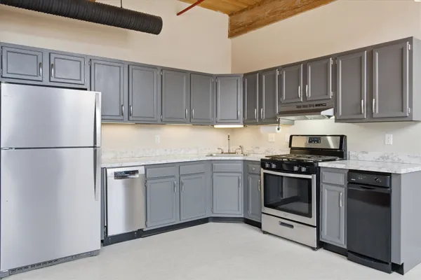 $250,000 | 470 Silver Street, Unit 222, Manchester, NH 03103